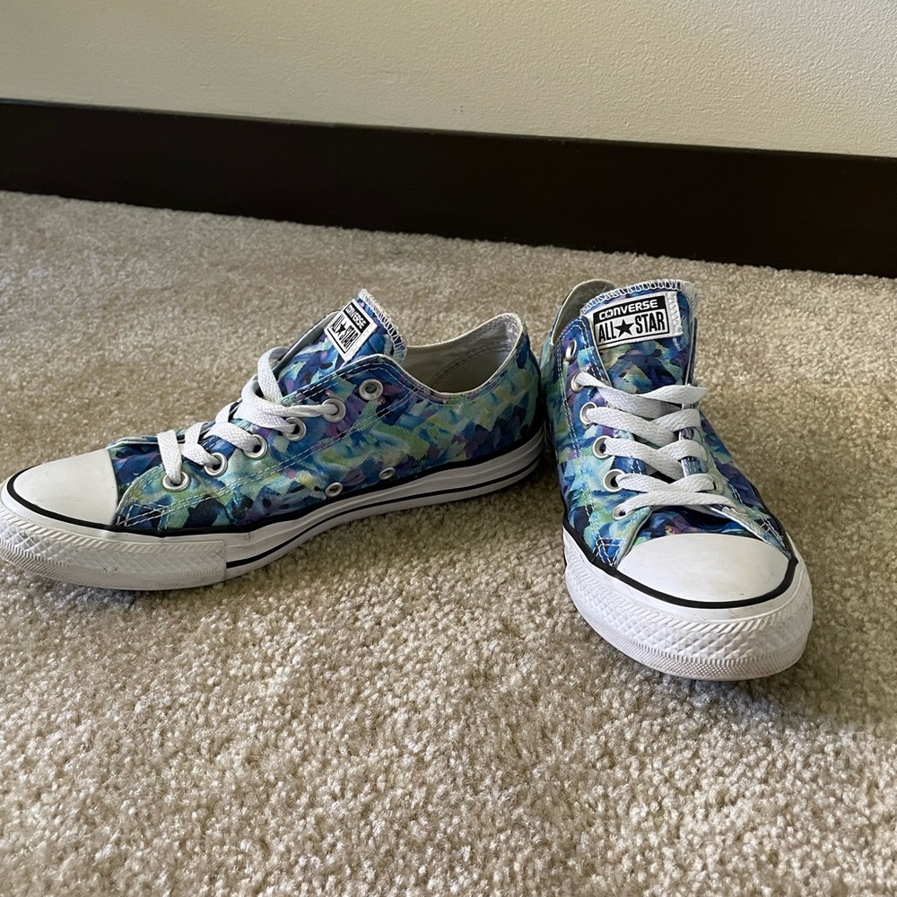 Blue/purple converse all stars low tops